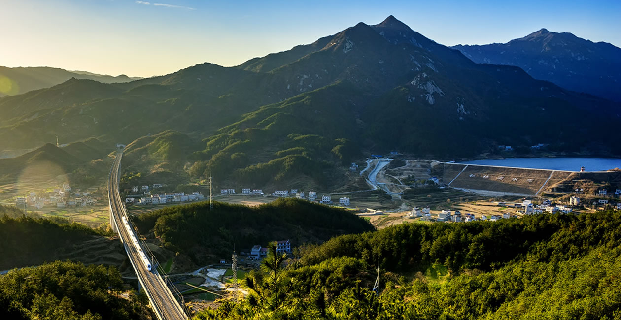 湖北麻城：深山的高铁时代-周坤